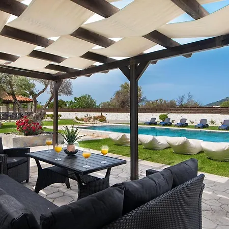Villa Marble Pool